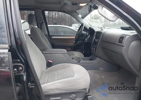 2004 Ford Explorer Nbx/Xlt z USA, uszkodzony, nr VIN 1FMZU73K44UA18271